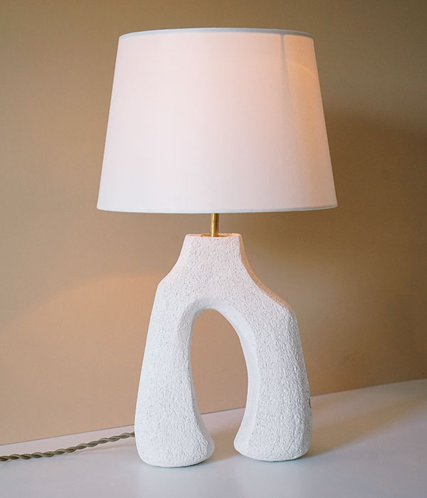 3 Vita Lamp, 16 in. (41 cm) in height, 420 Sculpture Clay, 2020.