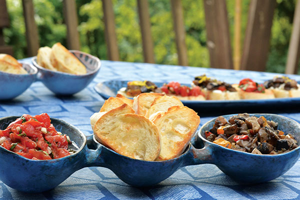 3 Art in situ, triple-joined vessel in service with food. 