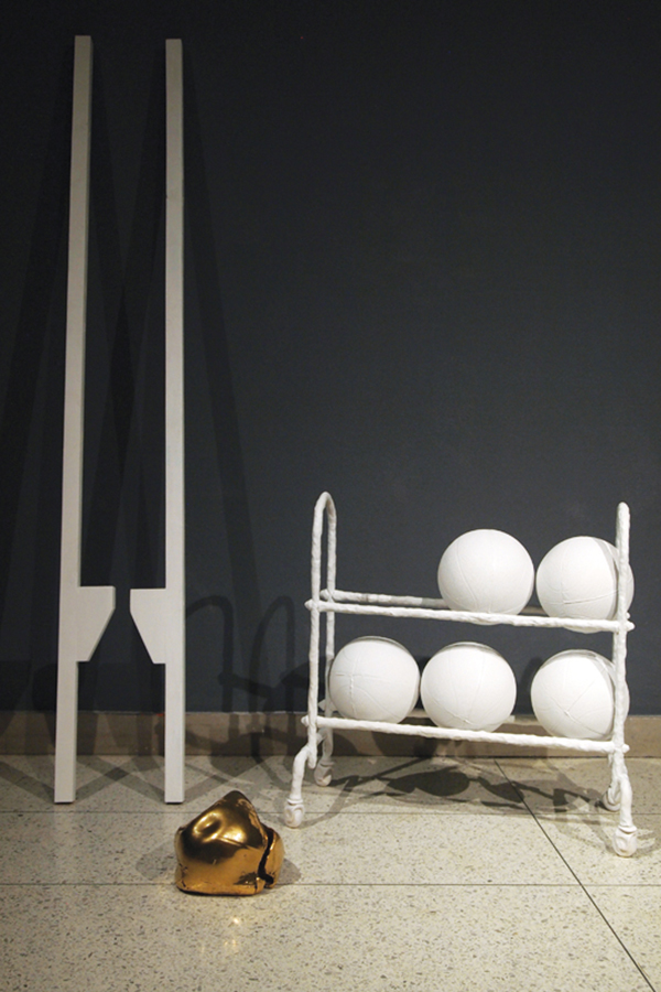 14 Ian F. Thomas’ 18-Inch Lift, 5 ft. (1.5 m) in length, slip-cast porcelain, gold luster, mixed media, 2014.