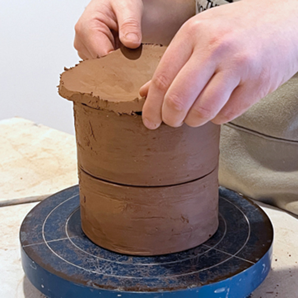 7 Slightly bevel the inner edge of the rim and drape a slab over the top of the jar.