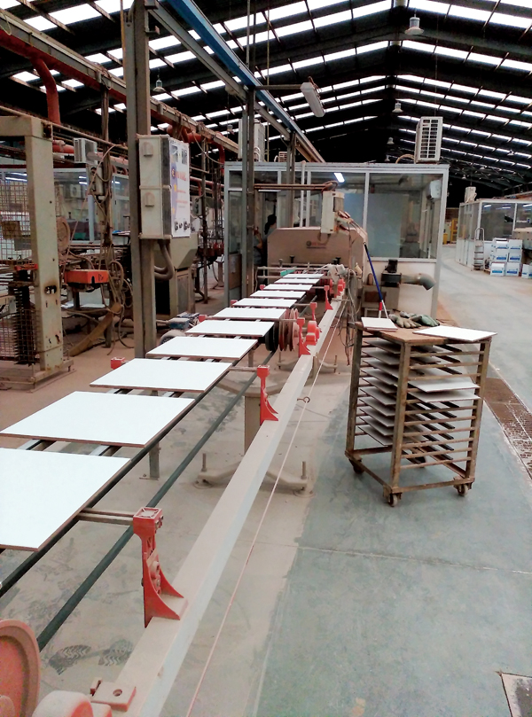 6 Lifeceram’s recycled materials tile manufacturing process at KEROS Ceramica. 