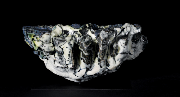 7 Ice Flow Geologic Form #4, 17½ in. (44 cm) in width, ash and slip in anagama, with subsequent glaze firing, 2021. 5–7 Photos: Rennio Maifredi. 