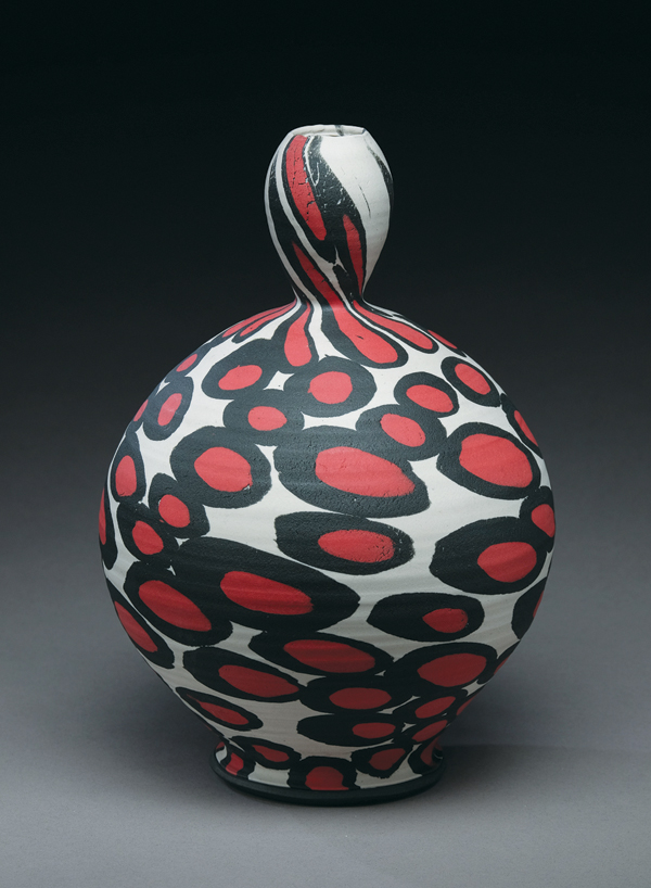 Red and black bottle, 11½ in. (29 cm) in height, wheel-thrown colored porcelain, fired to cone 9 (2300°F (1260°C)).