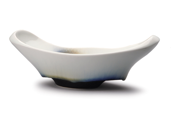 1 Noel Bailey’s oval serving piece, 12 in. (30 cm) in length, wheel-thrown and altered porcelain, 2022.