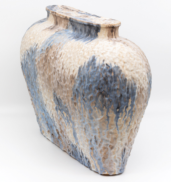 7 ChengOu Yu’s Double Take #2, 26 in. (66 cm) in length, handbuilt stoneware, glaze, multiple firings to cone 6 in oxidation, 2021. 
