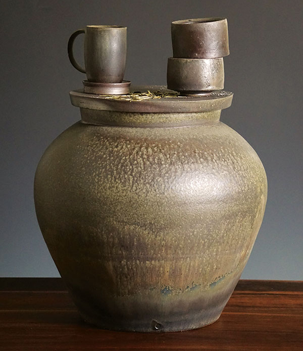 6 Hayun Surl’s Phu-rae Onggi, 17 in. (43 cm) in height, earthenware, wood fired, salt, reduction cooled, 2019.
