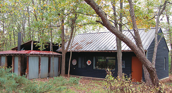 7 Karl Borgeson’s studio with an attached gas-kiln shed. 