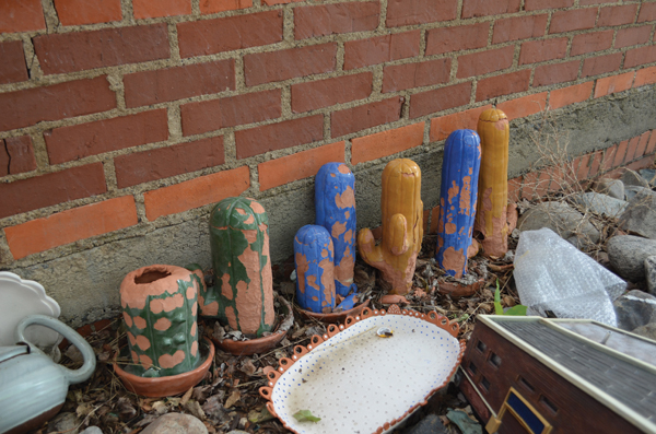 1 Fired ceramics on the grounds of the Archie Bray Foundation for the Ceramic Arts in Helena, Montana. Most of the work has suffered through many harsh winters and shows evidence of freeze/thaw damage. Photos courtesy of Steven Lee.