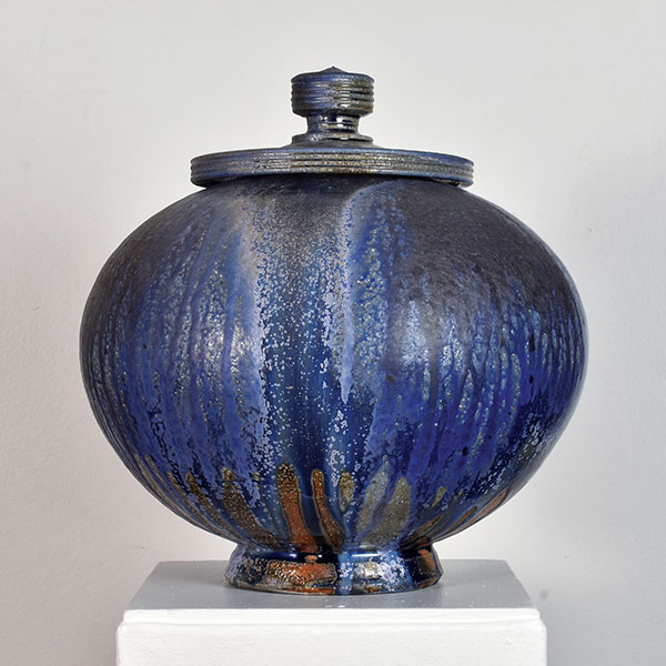 4 Dennis Gerwin’s Purple Grain Jar, 16 in. (41 cm) in height, wood-fired stoneware.