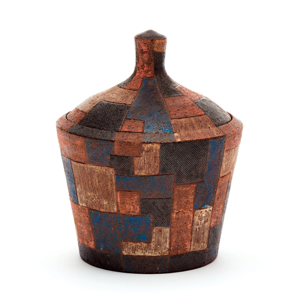 2 Paul Heckler’s covered jar, 5¾ in. (15 cm) in height, soda-fired stoneware, 2022. 