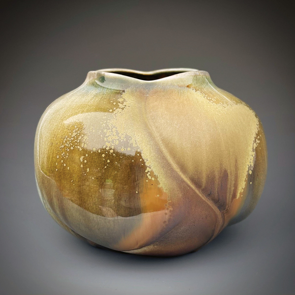 6 Lynn Anne Verbeck’s scalloped vase, 5¼ in. (13 cm) in height, ceramic, anagama fired, 2022.