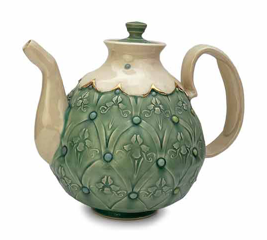 Damask Teapot, 7 1/2 in. (19 cm) in height, porcelain, 2022.