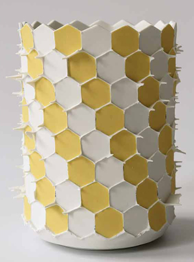 2 Hex, 9¾ in. (25 cm) in height, porcelain. Photo: Ben Nienhuis. 