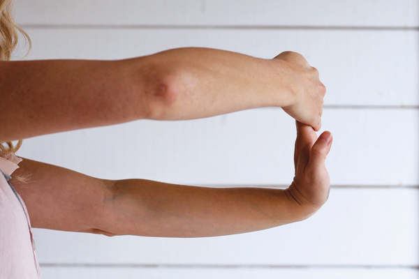 3 Stretching out your hands and forearms after a making session can help avoid injury and ease aches and pains (View 3).