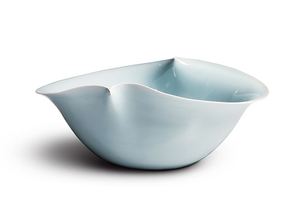 1 Kawase Shinobu’s Seiji bachi (blue celadon bowl), 10⅛ in. (26 cm) in width, porcelain, 2010. Photo: Richard Goodbody. Courtesy Joan B Mirviss LTD.
