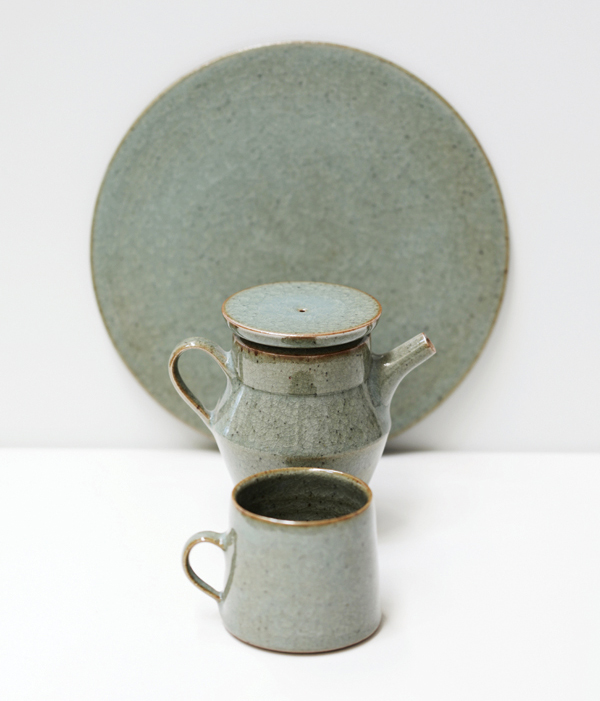 Florian Gadsby’s angular green teapot, cup, and platter with feldspathic glaze. 