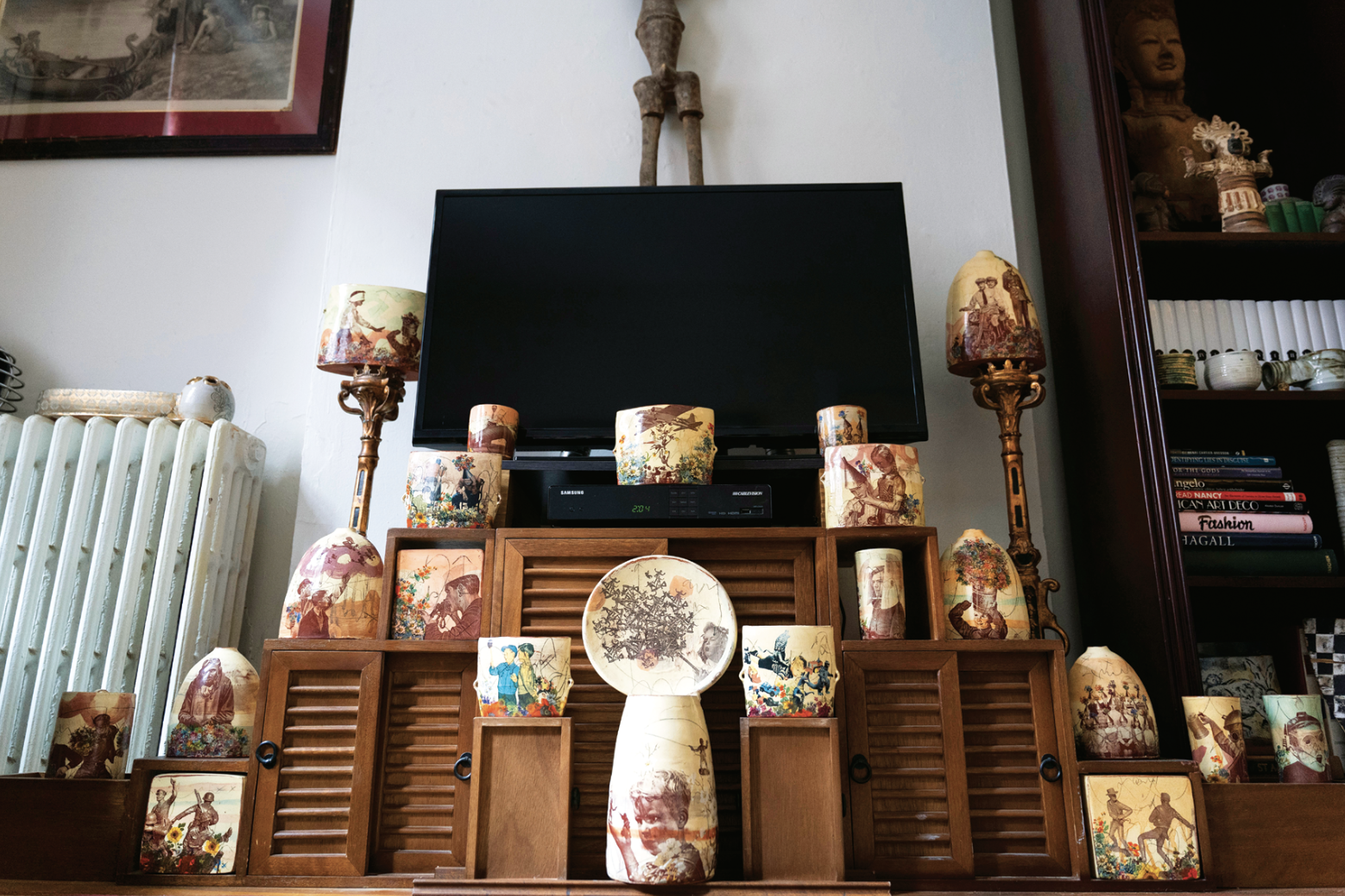1 Middleton arranged a series of Eric Pardue pieces around his television set to form what he describes as a loose biographical montage. Photo: Avery Brunkus.