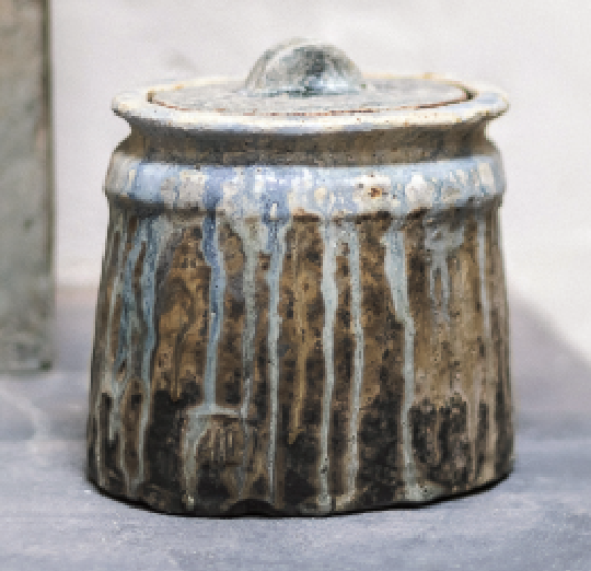 1 Paul Philp’s lidded vessel, 7½ in. (19 cm) in height, ceramic, dark green-blue glaze. Photo: Chloe Bell.