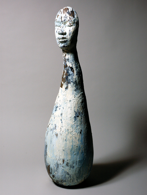 4 Queen, 30 in. (76 cm) in height, fired clay, cobalt-oxide wash, terra sigillata, 2008. Photo: Owen Murphy. 