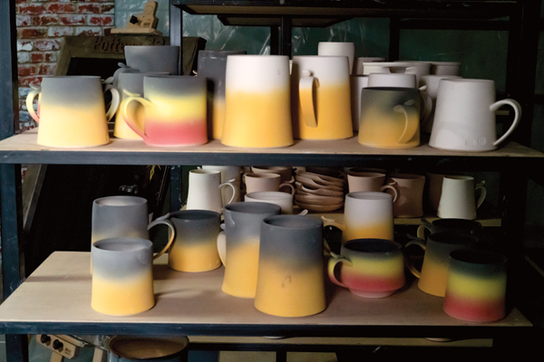 4 Airbrushed Speedball underglaze on various mugs. Photo: photophobic images. 