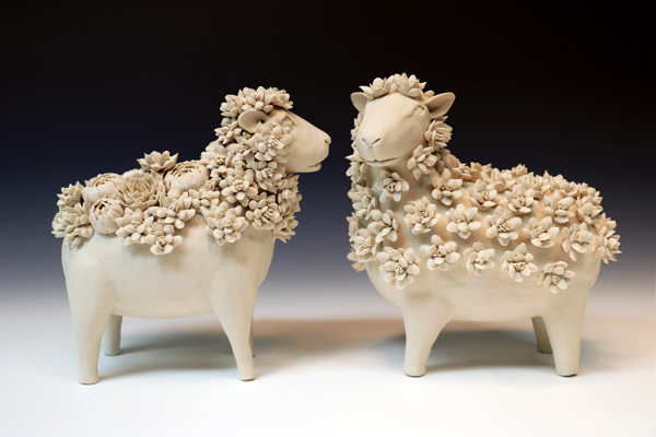 1 Gunyoung Kim’s Flowery Sheep, porcelain, 2021. 