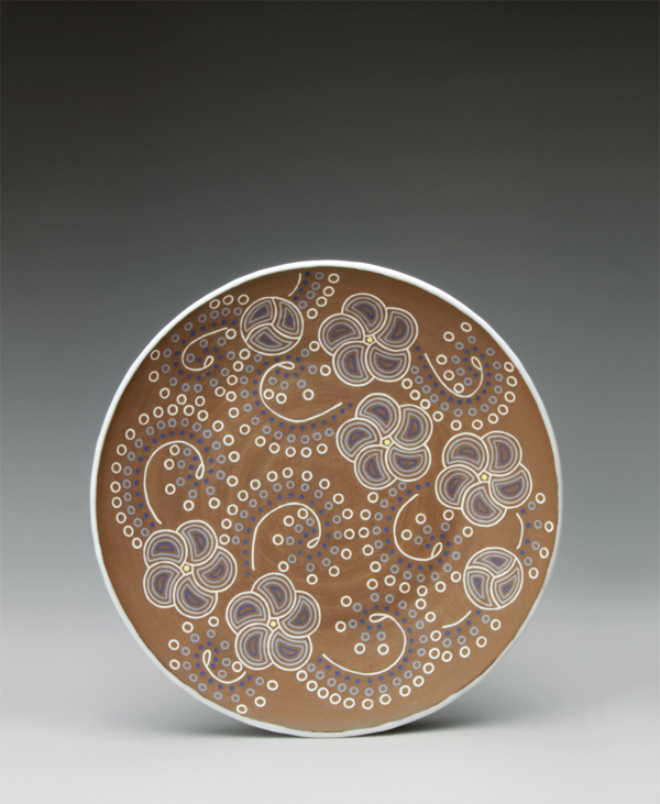 Plate-00713, 10½ in. (27 cm) in diameter, brown stoneware, glaze, fired to cone 5, 2013.