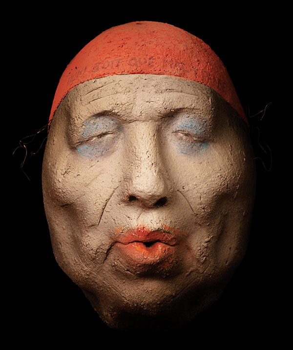 2 Johan Thunell’s Head (honi soit qui mal y pense), 51/2 in. (14 cm) in height, smoke-fired earthenware, slips. Photo: Henrik Malmqvist. 