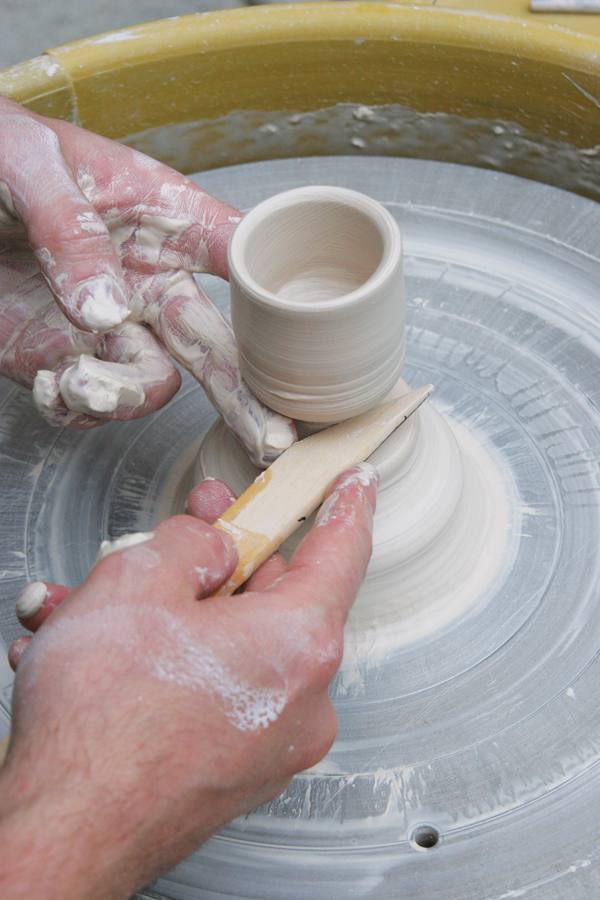 7 Throw the cap off the hump and use your first two fingers shaped like a V to lift it up after cutting the cap from the hump with a wooden knife.