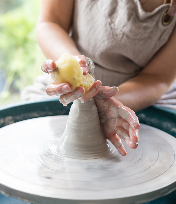 How To Throw Clay On The Pottery Wheel: A Step-by-Step Beginners