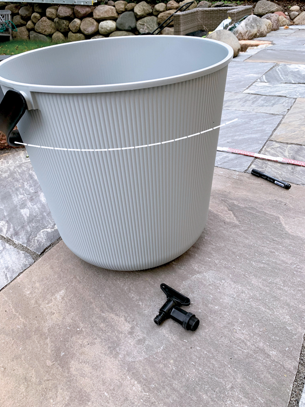 Project Source 5-Gallon Gray Plastic Bucket Scoop | QL-01