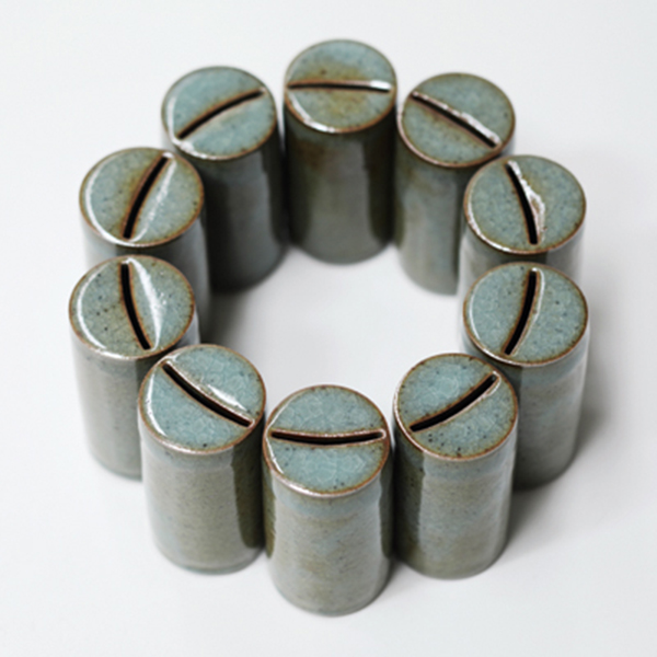 5 Circle One, 4¼ in. (11 cm) in height (each), stoneware, crackle glaze, 2021. 