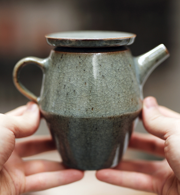  12 Medium teapot, 6¼ in. (16 cm) in height, stoneware, crackle glaze. 