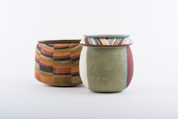 1 Elizabeth Fritsch’s pair of pots: Fracture Pattern (left) and oval pot (right), to 5½ in. (14 cm) in height, earthenware, 1975. Copyright Elizabeth Fritsch. Image courtesy of York Museum Trust. 