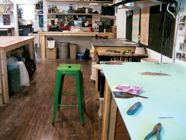 12 Bob Briscoe’s wet-work studio space.