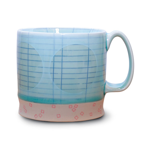 1 Rachel Donner’s blue mug, 3½ in. (9 cm) in width, porcelain.