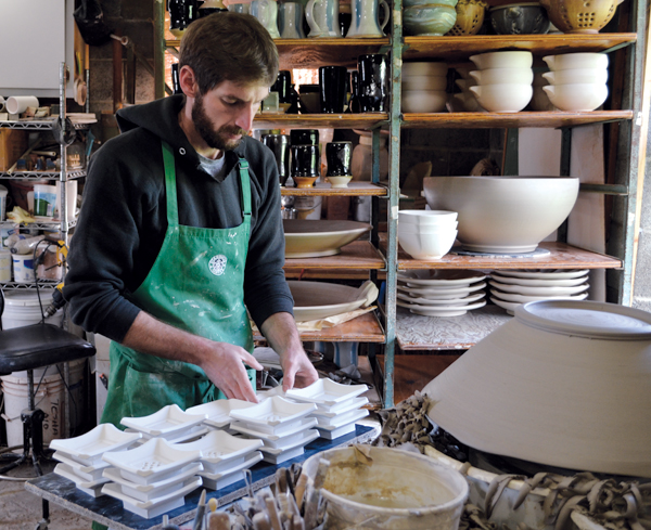 1 Josh Manning working in his studio. Photo: Hona Knudsen.