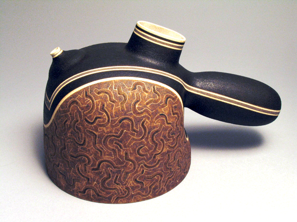 9 Teapot, 10 in. (25 cm) in width, stoneware, 2015.