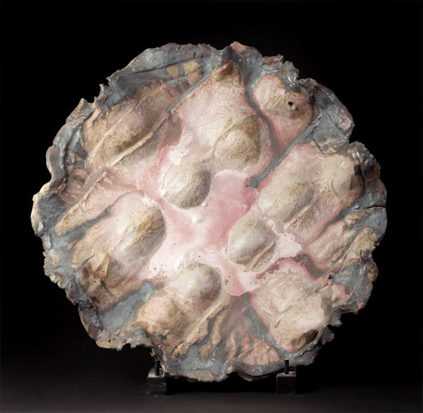 2 Jeff Shapiro’s Landscape Platter Series #2, 25 in. (64 cm) in diameter. Photo: Rennio Malfred.