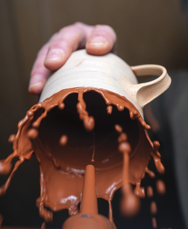 4 Wait until the rim has dried and the last drop has dripped.