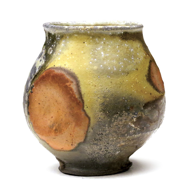 5 Harrison Levenstein’s Gold Bulb, 4½ in. (11 cm) in height, stoneware, wood fired to cone 10–12.