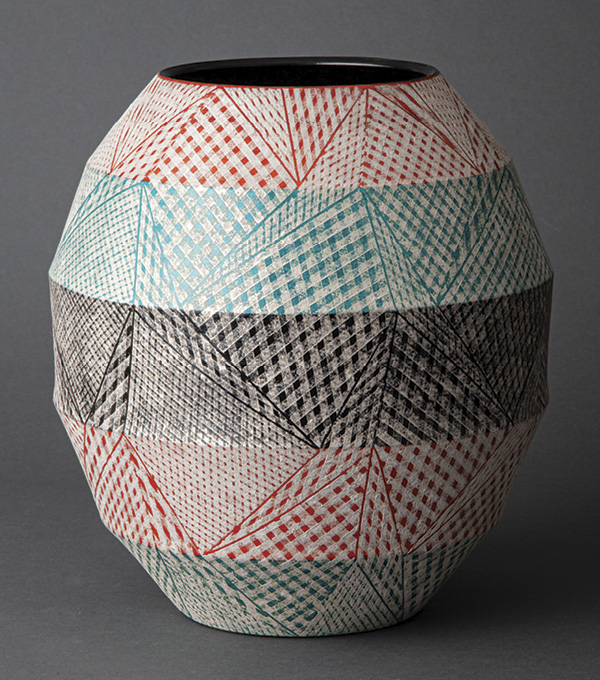 2 Maeda Masahiro’s large ridged tsubo, 10 in. (25 cm) in height, glazed porcelain, 2022. Photo: Noda Kōichi. Courtesy of Joan B Mirviss LTD.