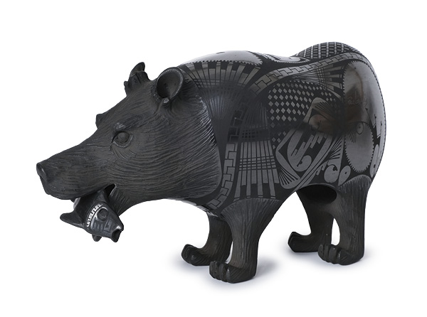 1 Nicholas Ortiz’s Oso Effigy, 13 in. (33 cm) in length, earthenware.