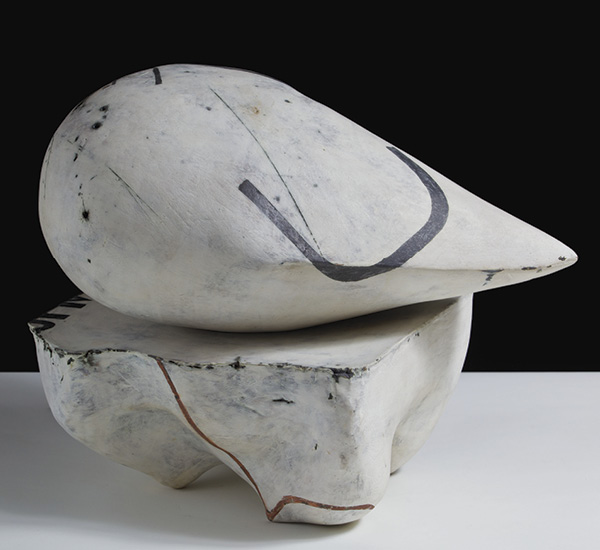 4 Gordon Baldwin’s Vessel in the Form of a Voice, 16¾ in. (42.5 cm) in height, earthenware, slips, oxides, 1984. Copyright Gordon Baldwin/The Anthony Shaw Collection/York Museums Trust.