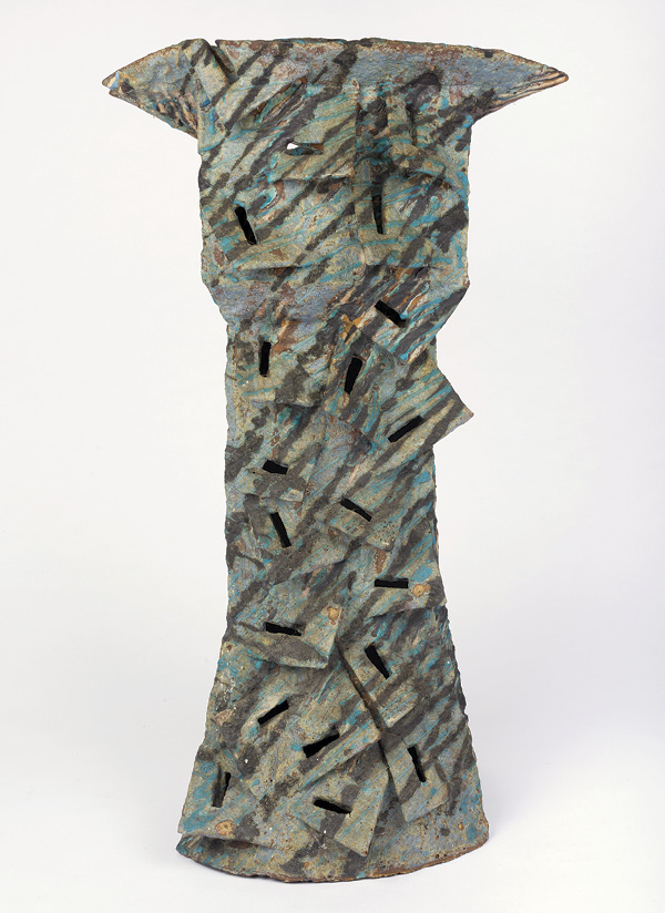 5 Henry Pim’s vessel, 22 in. (56 cm) in height, stoneware, slips, glaze, 1984. Copyright Henry Pim/York Museums Trust.