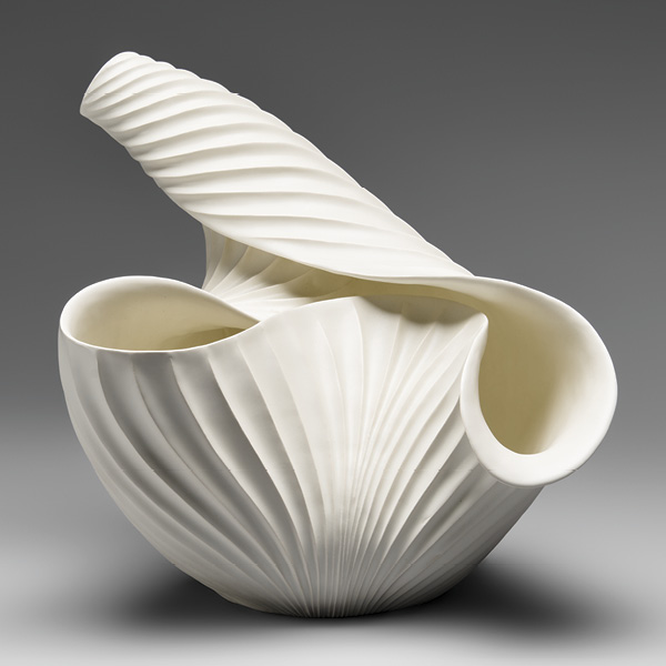 5 Inaba Chikako’s Leaf-shaped vessel, 19 in. (48.3 cm) in length, stoneware, glaze, 2020.