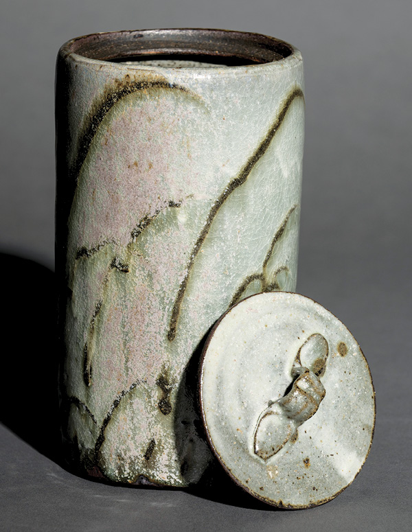 5 Tall Jar (Nakaoki Mizusashi), 8½ in. (22 cm) in height, stoneware, white slip, trailed creek slip, clear ash glaze, 2019.