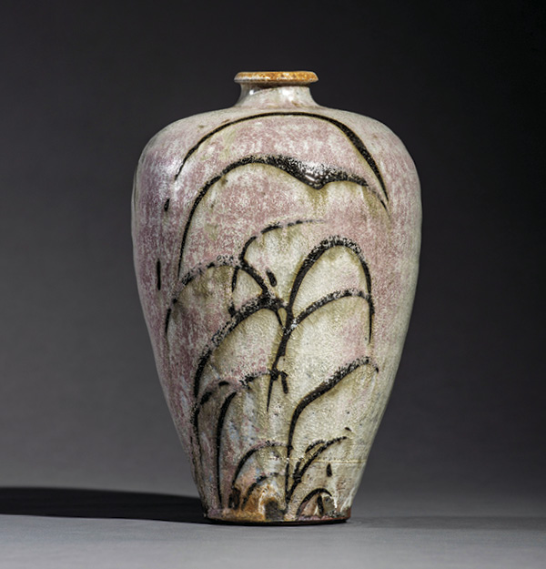 Grass Pattern Vase/Bottle, 9½ in. (24 cm) in height, stoneware, white slip, slip trailing, clear ash glaze, 2020.