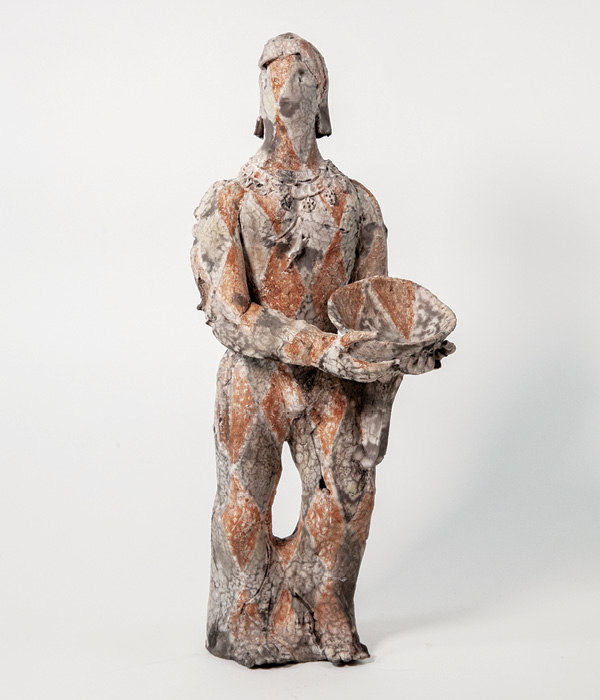 2 Jinsik Yoo’s Messengers, no.3, 15 in. (38.1 cm) in height, naked raku–fired earthenware, 2024.