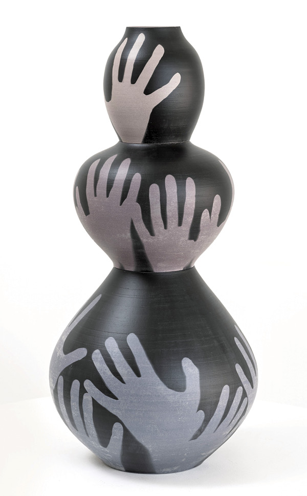 5 Glithero’s Stack Vases 4, 25½ in. (65 cm) in height, stoneware, silver gelatin photogram, 2023. Photo: Copyright Tom Wright Penguins Egg Studio.