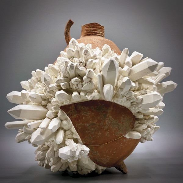 8 Beautiful Trauma – Persian Jug, 15 in. (38 cm) in height, Persian terra-cotta jug, circa 1200–1800 BCE, repaired with resin, urushi, 231/2K gold, plaster, 2023.